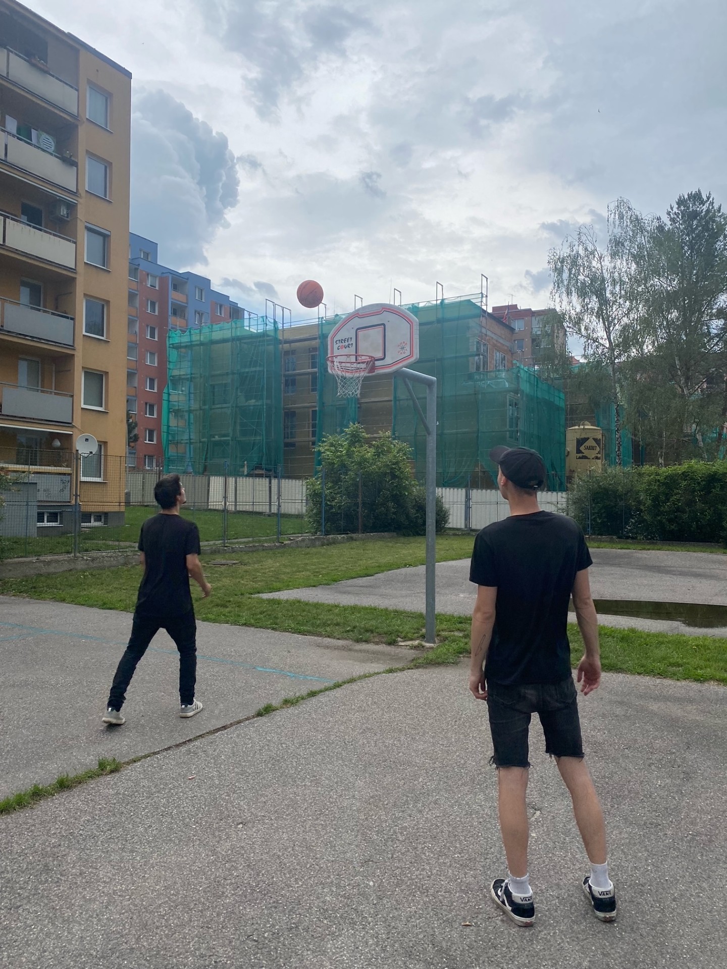 Podpora mladých lidí v projektu Housing Youth