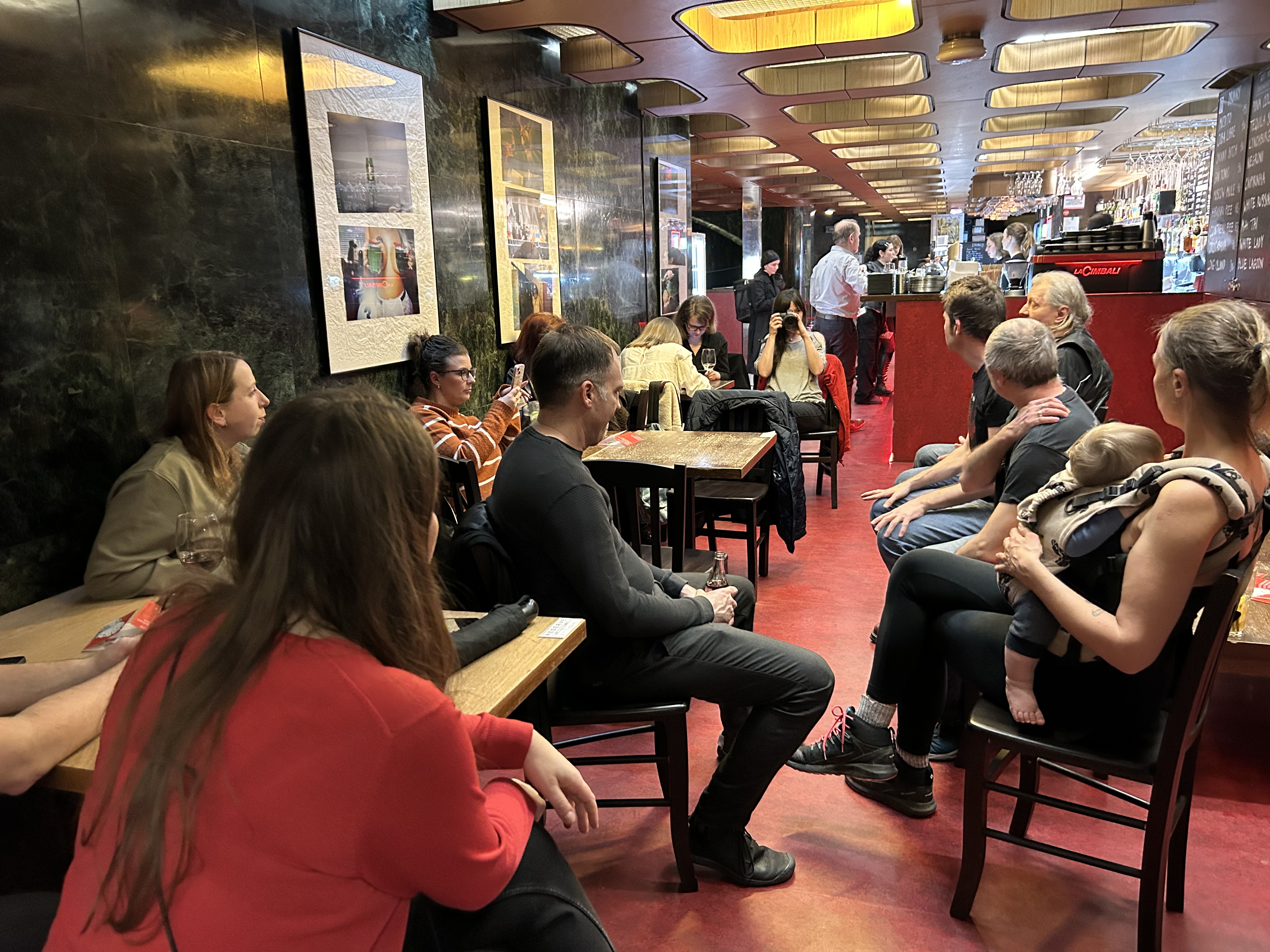 Diskuze k výstavě fotografií v Café NONA