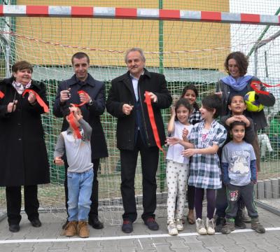 U Azylového domu v Litoměřicích slavnostně otevřeno nové dětské hřiště