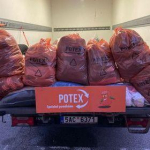 Znáte oranžové kontejnery Potex na darování oblečení?